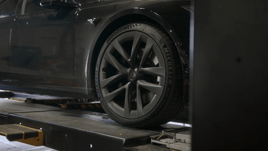 Tesla Tire Wear - Vertical