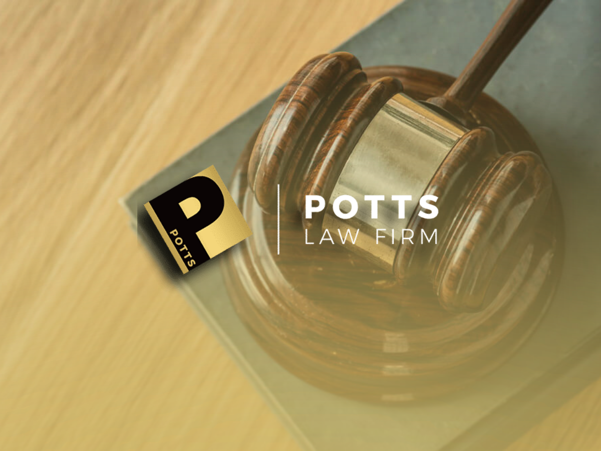 hammer and gavel behind Potts law logo